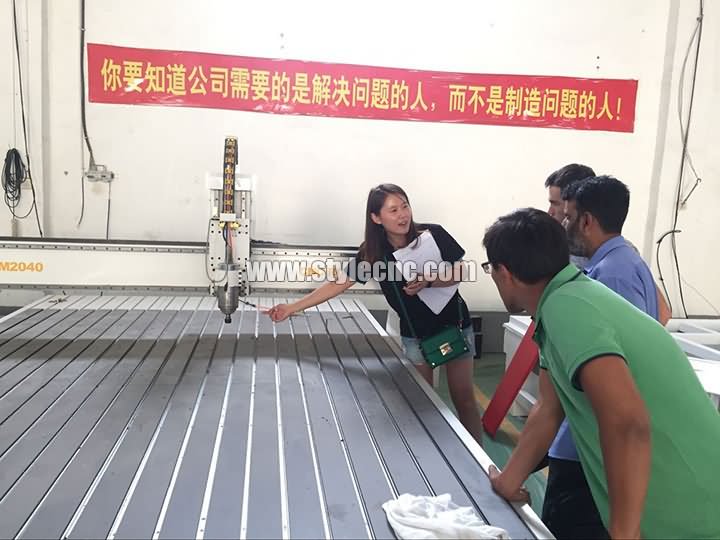 三軸數(shù)控銑床2040 三軸數(shù)控銑床2040