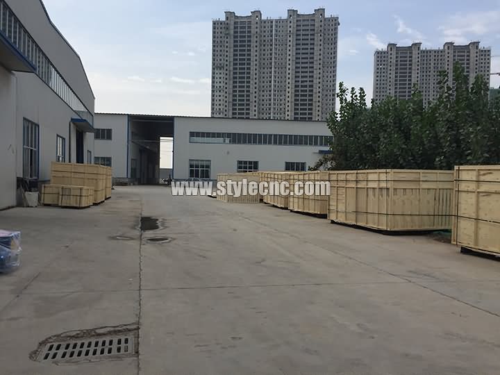自動換刀數(shù)控雕刻機 自動換刀數(shù)控雕刻機
