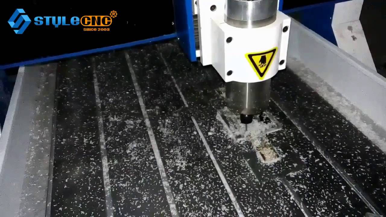 迷你數(shù)控雕刻機(jī)加工亞克力廣告 迷你數(shù)控雕刻機(jī)加工亞克力廣告